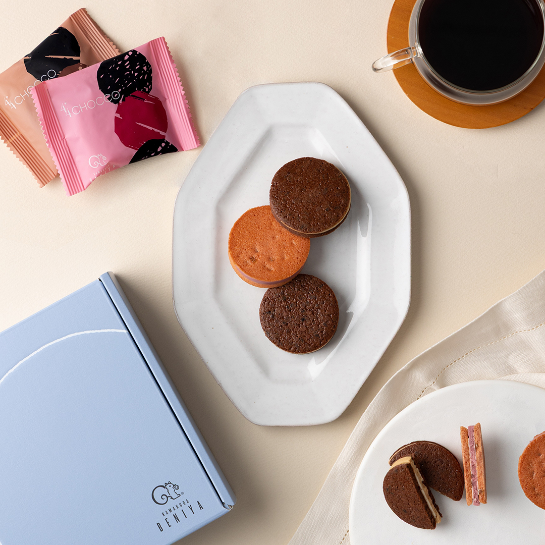 CHOCCO8個入箱+お皿載せイメージ