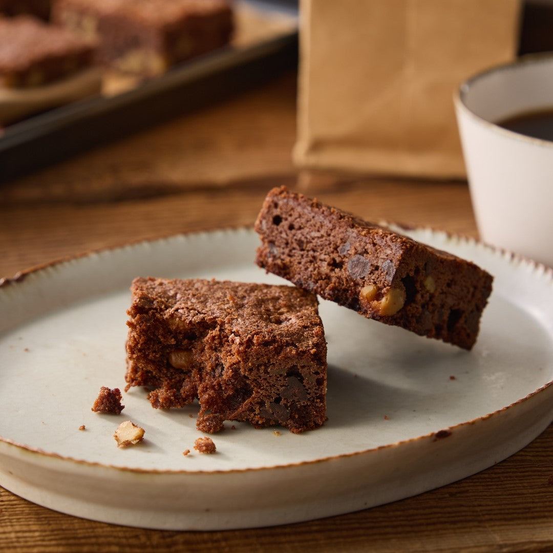 【販売終了】「世界くるみサミット」記念セット(カリフォルニアくるみ協会コラボ企画)(クルミッ子8個 クルミとパイ4本 ポケットブラウニー2個)