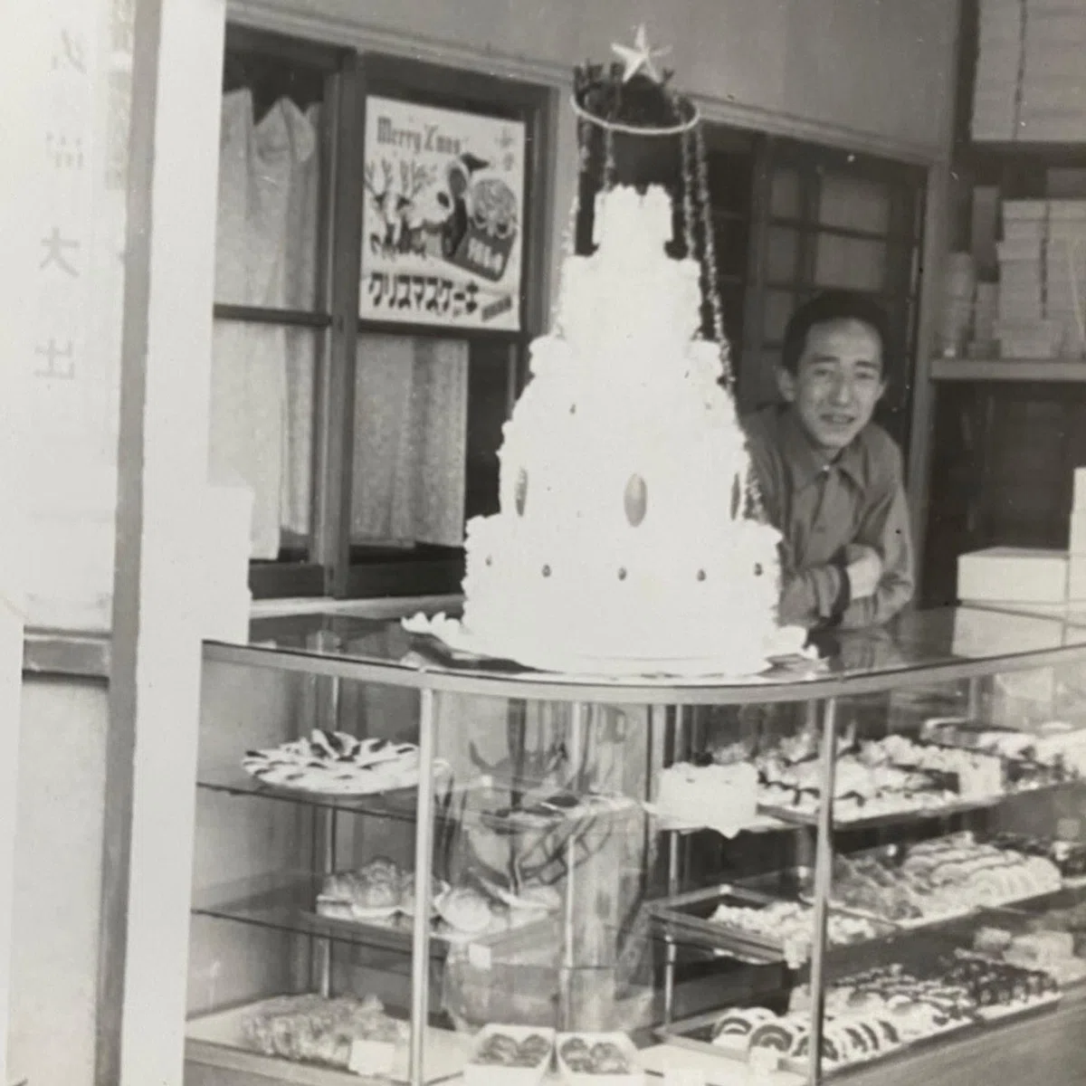 あじさい50周年　2代目とウェディングケーキ