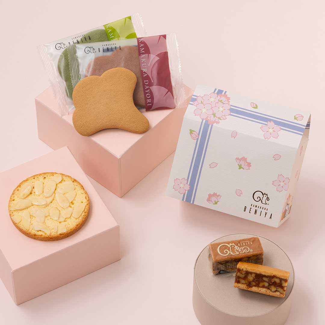 詰合せ01　ハウス型BOX（2026春）（クルミッ子2個　あじさい1枚　鎌倉だより3枚）