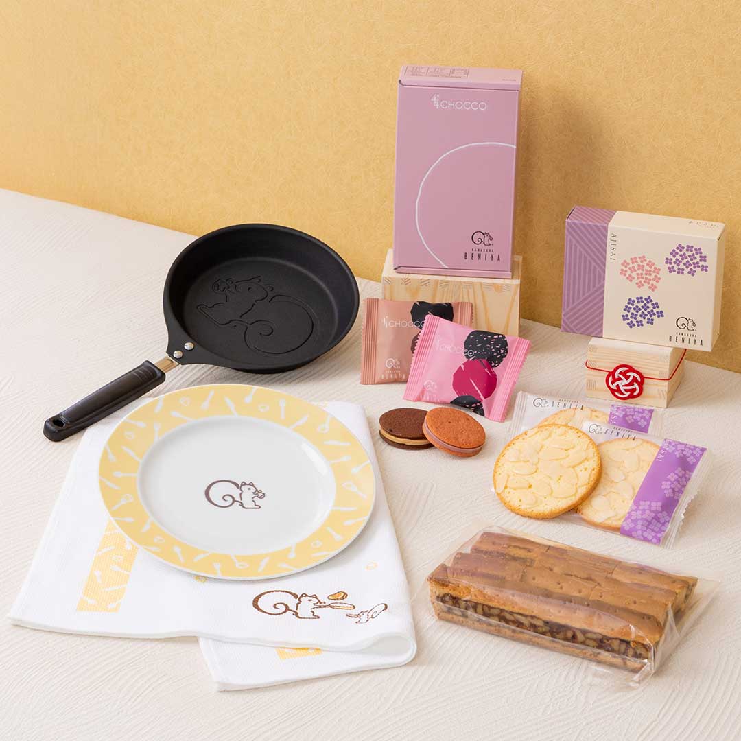 新春福袋2026～もぐもぐ～全商品集合（お菓子の中身見えている）